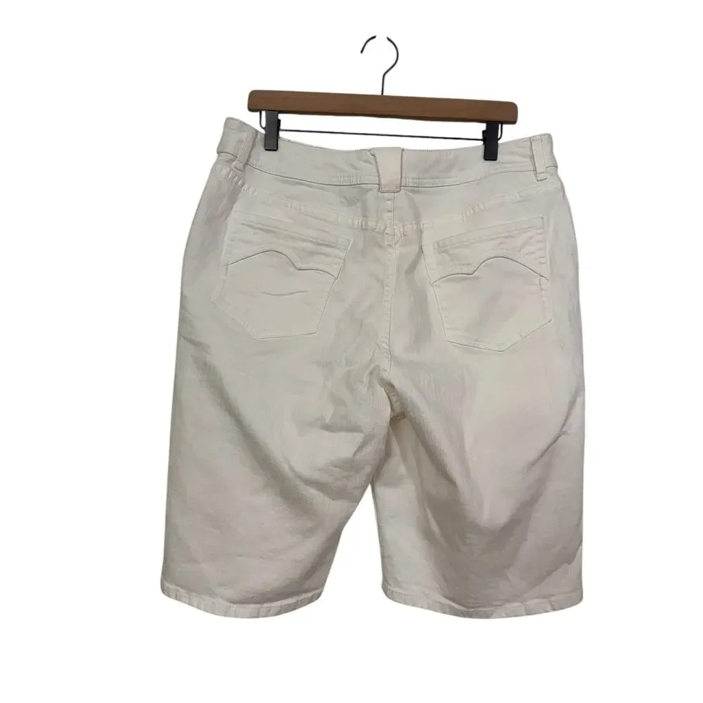 Chicos Womens White Bermuda Shorts Size 3 US Size 16